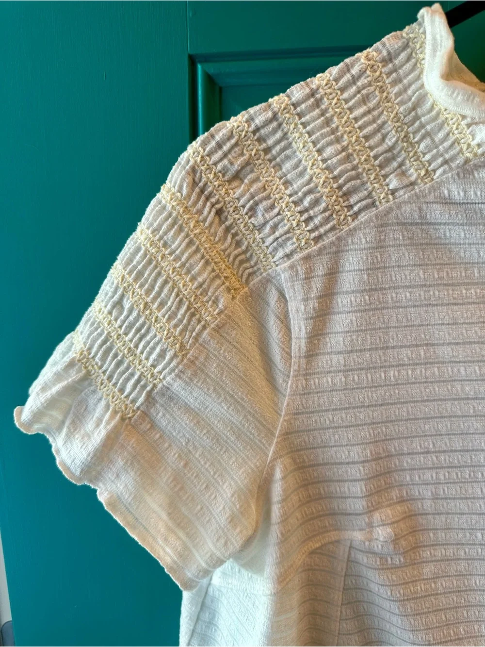 Free People White Smocked Shoulder Blouse Size M Ruffle Neck Cap Sleeve Babydoll